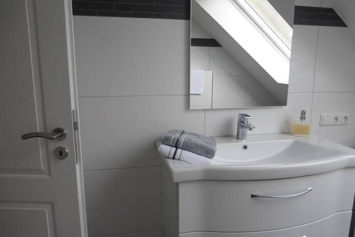 Ferienhaus für 11 Personen, mit Balkon und Terrasse sowie Garten und Ausblick in Roetgen - 4