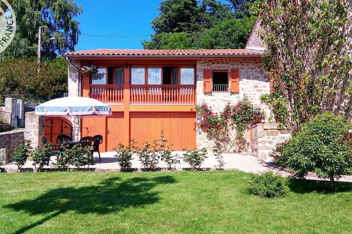 Gîte pour 2 personnes, avec jardin dans la Loire