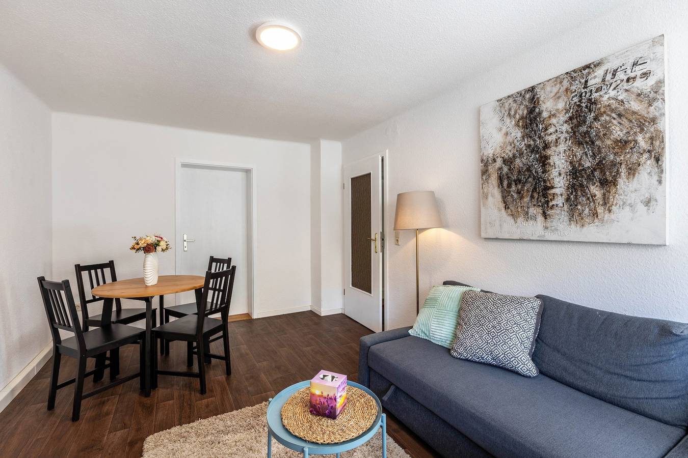 Apartamento entero, Apartamento vacacional 'Terrassenwohnung' con terraza privada y Wi-Fi in Espenhain, Lago Hainer