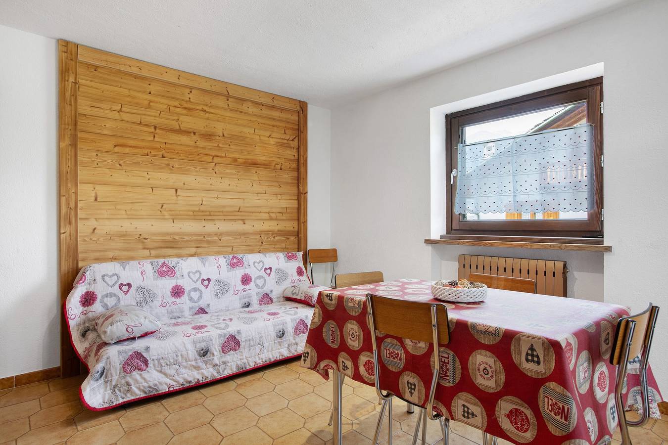 Holiday Home 'Le Cré Appartamento 5' with Mountain View, Shared Garden and Wi-Fi in Plan d'Introd, Introd