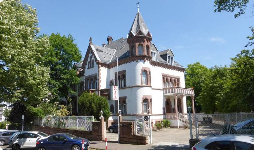 Bed and breakfast for 3 people, with Terrace and Garden in Frankfurt am Main