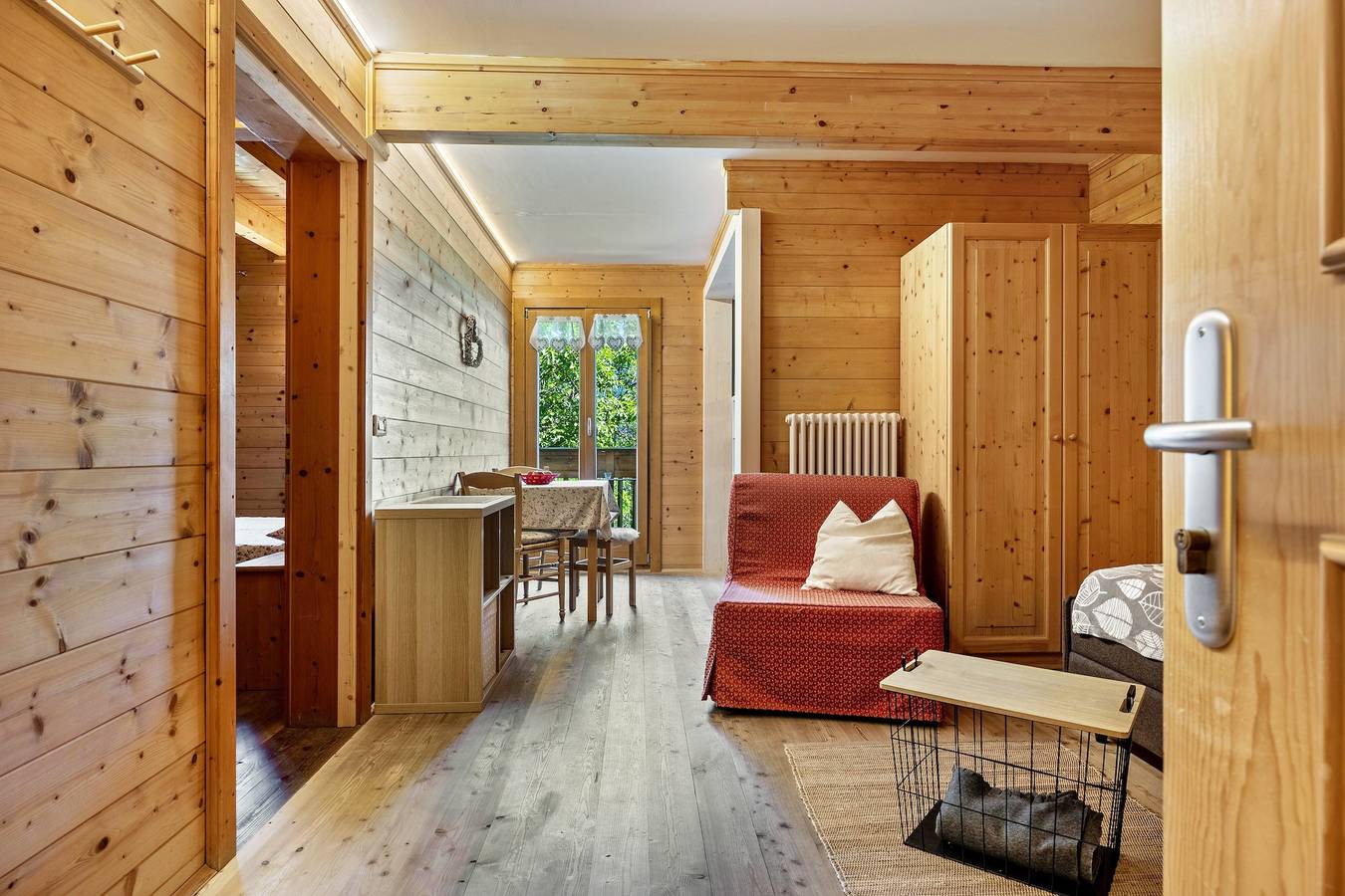 Ganze Wohnung, Ferienwohnung 'Monte Stivo' mit Bergblick, Gemeinschaftsterrasse und Wlan in Brentonico, Gardasee-Berge