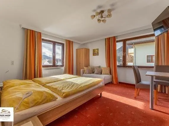 Ferienhaus für 11 Personen, mit Ausblick und Terrasse - 1