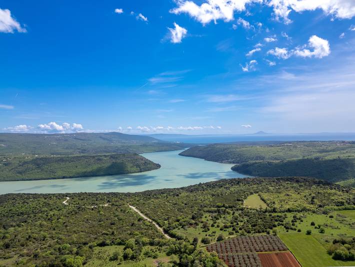 Villa pour 9 personnes, avec jardin ainsi que piscine et terrasse, animaux acceptés à Barban - 2