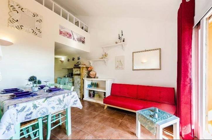Location de vacances pour 8 personnes, avec terrasse ainsi que piscine et vue, animaux acceptés dans Sole Ruiu - 2