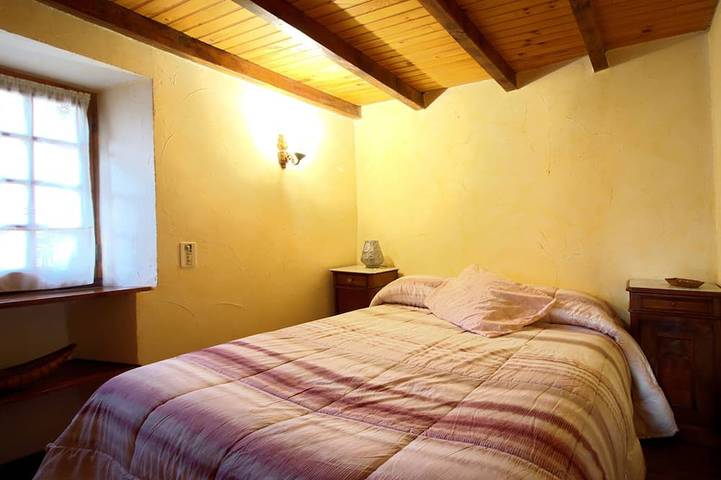 Gîte pour 7 personnes, avec terrasse à Estavar - 4