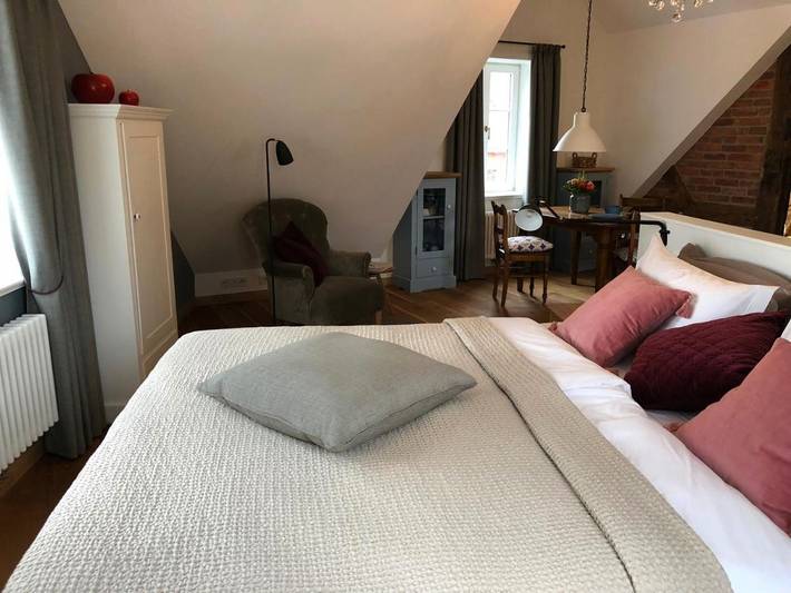 Ferienwohnung für 2 Personen, mit Terrasse und Sauna sowie Ausblick in Kassel