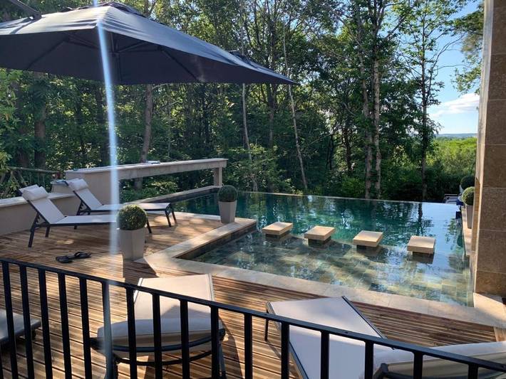 Location de vacances pour 10 personnes, avec jardin ainsi que vue et piscine à La Chapelle-Saint-Aubin - 2