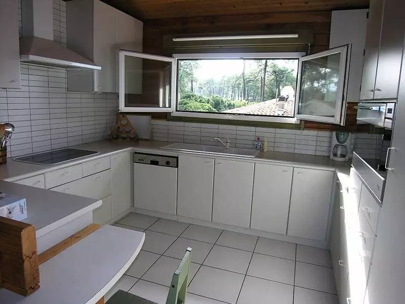 Independent wooden chalet, 3 bedrooms, 6 people near beach Lacanau ocean in Lacanau Ocean, Lacanau