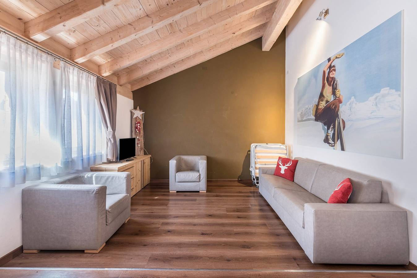 Ganze Wohnung, Ferienwohnung "Ciasa" mit Bergblick, Wlan & 2 Balkonen in Pozza di Fassa, San Giovanni di Fassa