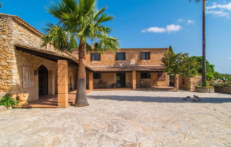 Finca mit Hund für 6 Personen, mit Terrasse und Pool in Artà