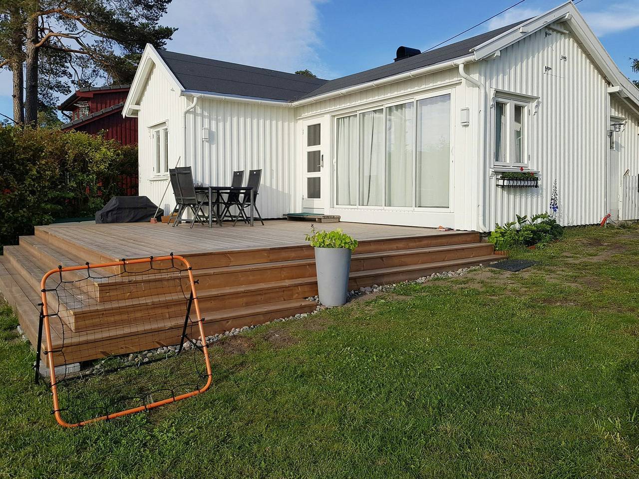 Gemütliches kleines Häuschen am Ufer von Fuglevik in Rygge