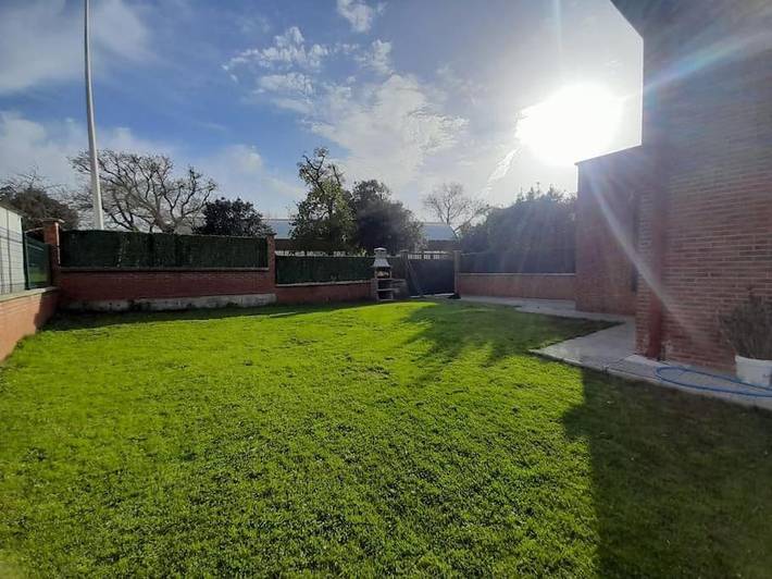 Apartamento para 12 personas, con Balcón y Terraza además de Jardín y Vistas en Loredo