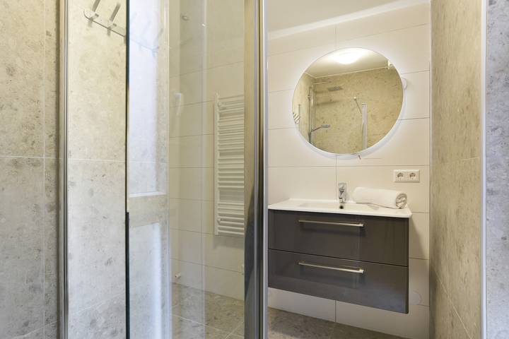 Ferienhaus für 12 Personen, mit Sauna und Terrasse sowie Balkon/Terrasse in Schouwen-Duiveland - 4