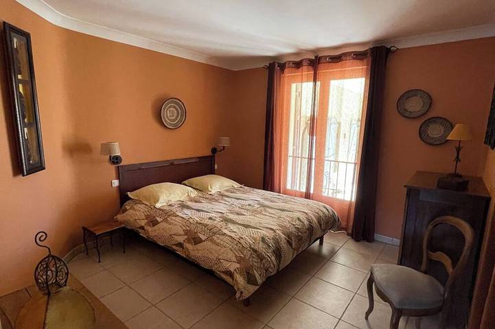 Just 10 minutes from the Gorges du Verdon! Beautiful, spacious villa with heated pool in Régusse, Brignoles Region