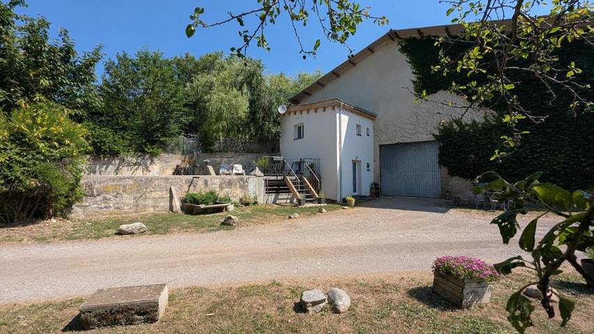 Location de vacances pour 3 personnes, avec vue et jardin à Aspres-sur-Buëch - 2