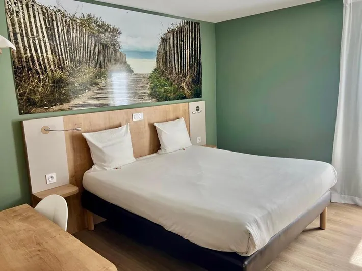 Hotel para 2 personas, con jardín y piscina - 1