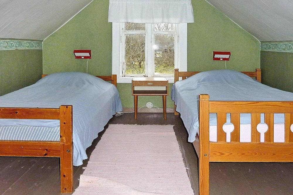 5 person holiday home in Kalvsvik in Asnen