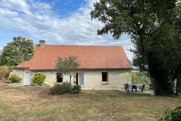 Location de vacances pour 6 personnes, avec jardin, animaux acceptés à Saint-Germain-du-Bel-Air