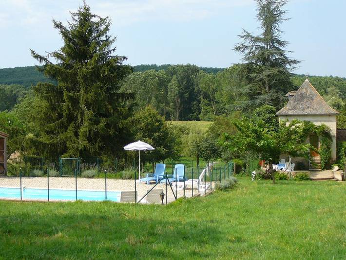 Gîte pour 4 personnes, avec piscine ainsi que terrasse et jardin, animaux acceptés à Le Riols