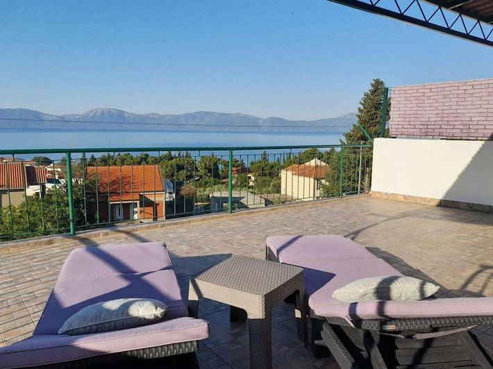 Apartament wakacyjny dla 4 osób, z balkon/ taras w Gradac