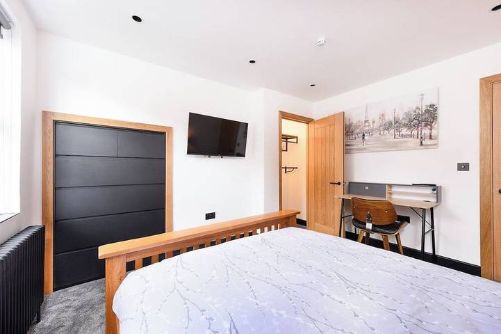 A stylish Modern 200 Year Old - 2 Bedroom cottage! in Redbourn, Hertfordshire