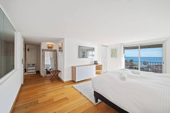 Villa moderne au Cap d’Antibes avec vue mer et accès rapide à la Garoupe in Antibes, Côte méditerranéenne (France)