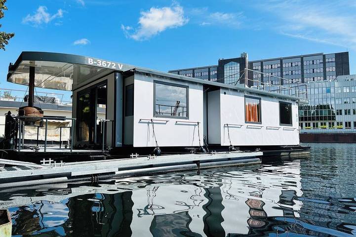 Hausboot für 8 Personen, mit Terrasse in Berlin