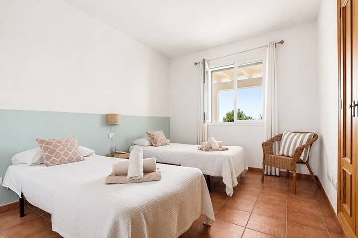 Villa Poppy. Private pool, Full Ac & Wifi, Menorca in Binissafuller, Sant Lluís