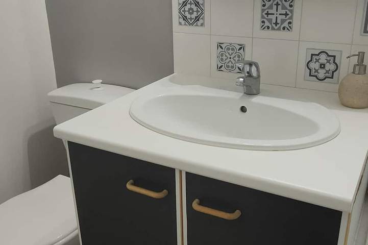 Appartement entier, Studio en Rdc avec jardinet  au centre de Cambo les bains . in Cambo-les-Bains, Région de Bayonne