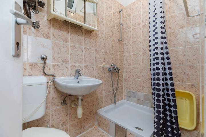 Ganze Wohnung, 1-Zimmer-Ferienwohnung mit Balkon Gradac, Makarska in Gradac, Makarska Riviera