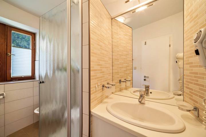 Entire apartment, Vacation Apartment "Moosmair 3" with Mountain View, Wi-Fi, Balcony & Garden in St. Martin in Passeier, Passeiertal