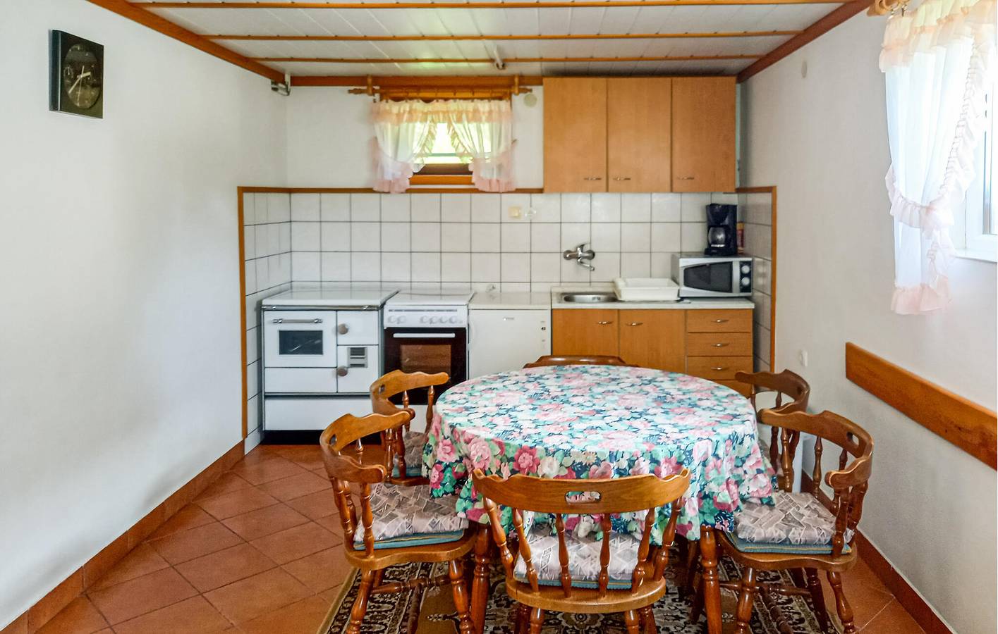 Gemütliche 2-Zimmer-Wohnung mit Terrasse in der Nähe des Flusses Lokvarka in Primorje-Gorski Kotar