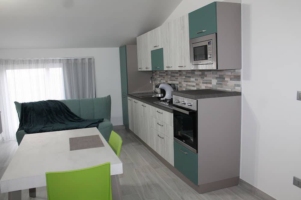 Located in downtown area, renovated in 2021 in contemporary style in Pietramontecorvino, Foggia Province