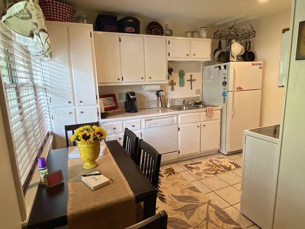 Ganze Wohnung, Oxford Town-Close to Campus and Walking Trails-New Furniture! in Oxford (MS), Lafayette County