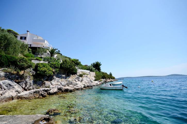 Villa pour 13 personnes, avec piscine et jardin, animaux acceptés à Marina - 4