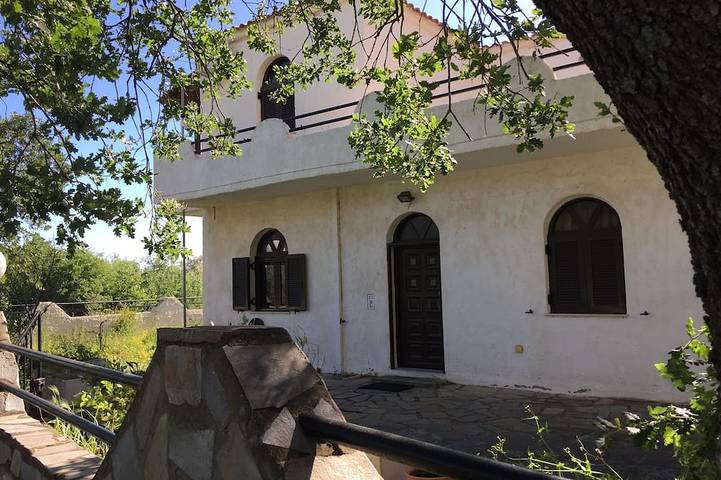 Location de vacances pour 7 personnes, avec jardin dans Velanidia