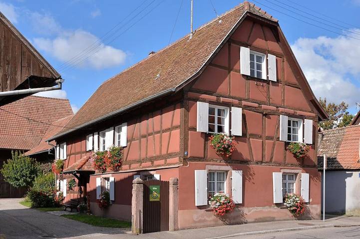 Gîte pour 6 personnes, avec jardin à Jebsheim