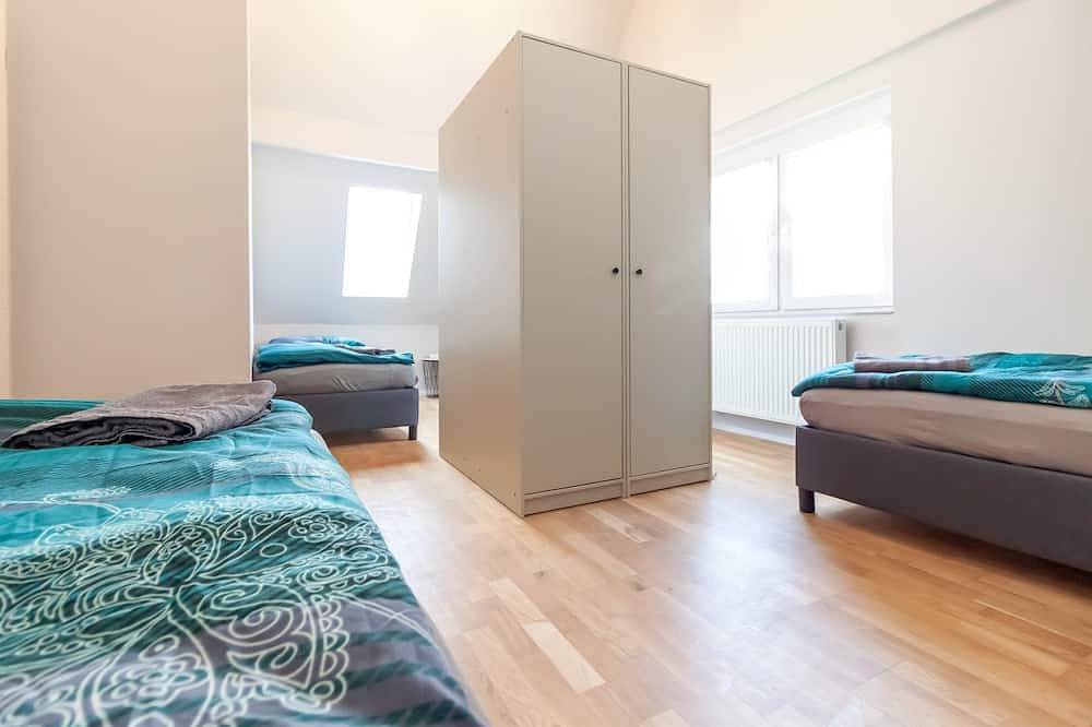 Ganze Wohnung, Njoy! Bright Apartment Beuren | Therme & Parkplatz in Beuren, Albsteig Etappe 9