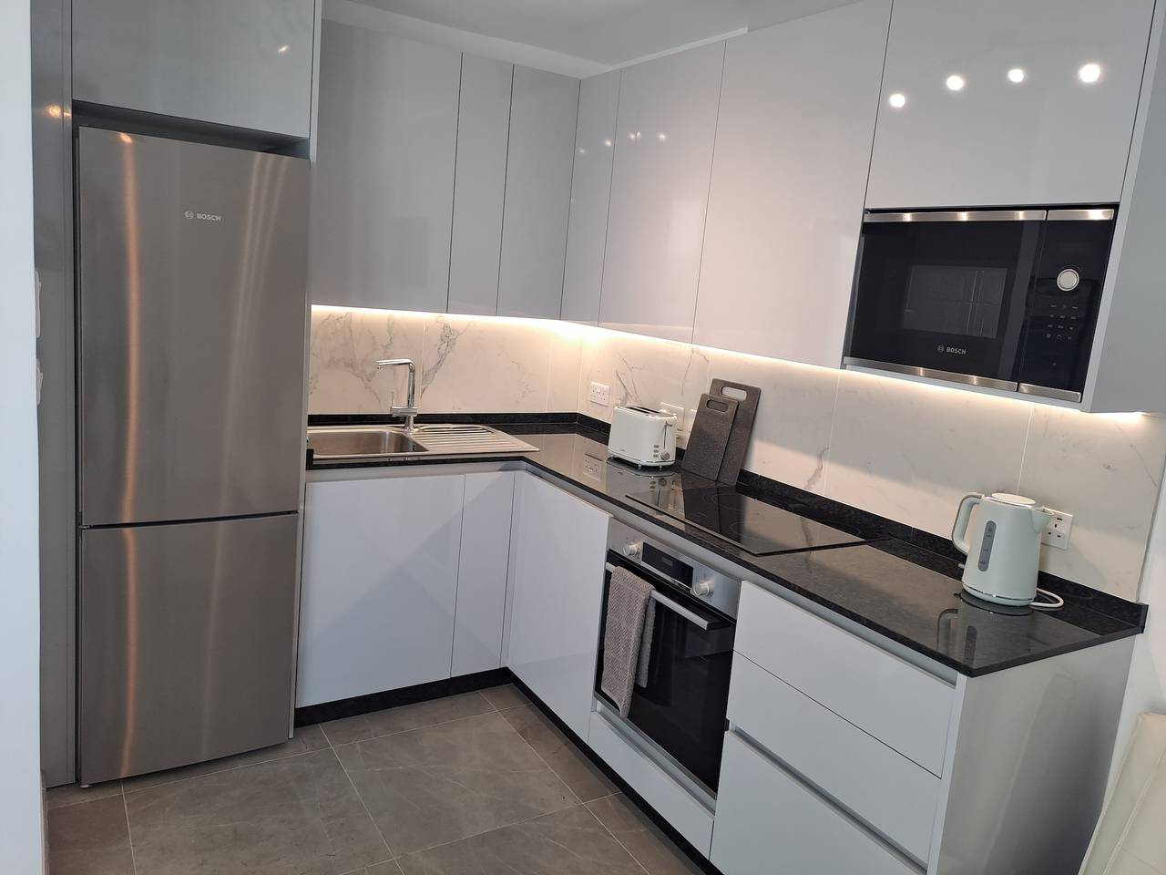 Monolocale intero, Stunning, modern apartment with balcony in Eastern Beach (La Línea de la Concepción), Costa de la Luz