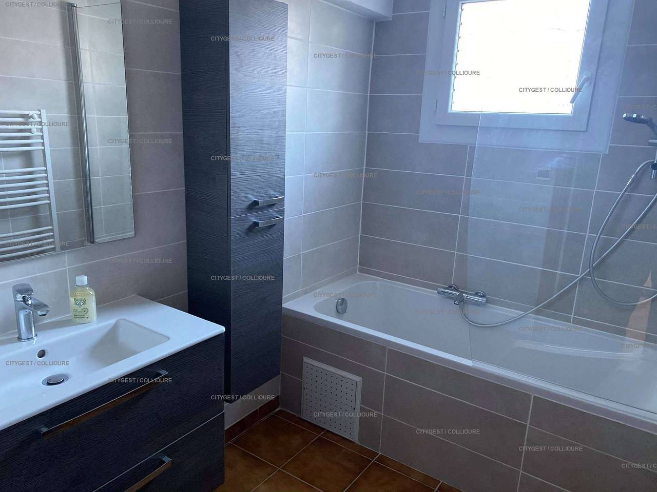 Geheel appartement, 4Mir11Bleu - Apartment near city center in La Côte Vermeille, Collioure