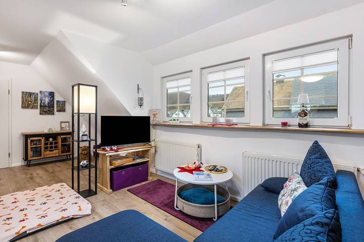 Geheel appartement, Vakantieappartement 'Zum Heubalken' met balkon en wifi in Bad Fredeburg, Schmallenberg
