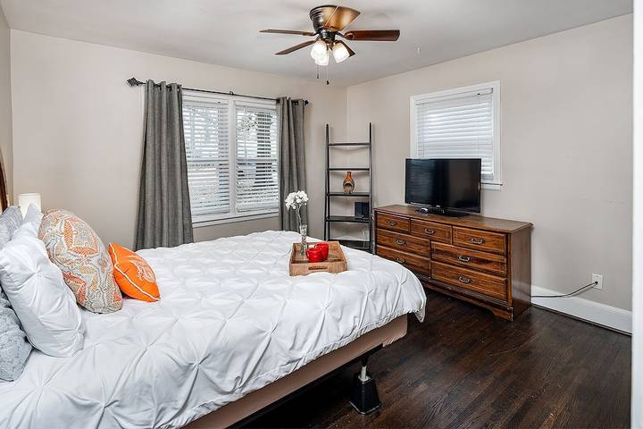 Vacation home for 6 people, with terrace and yard in Charlotte