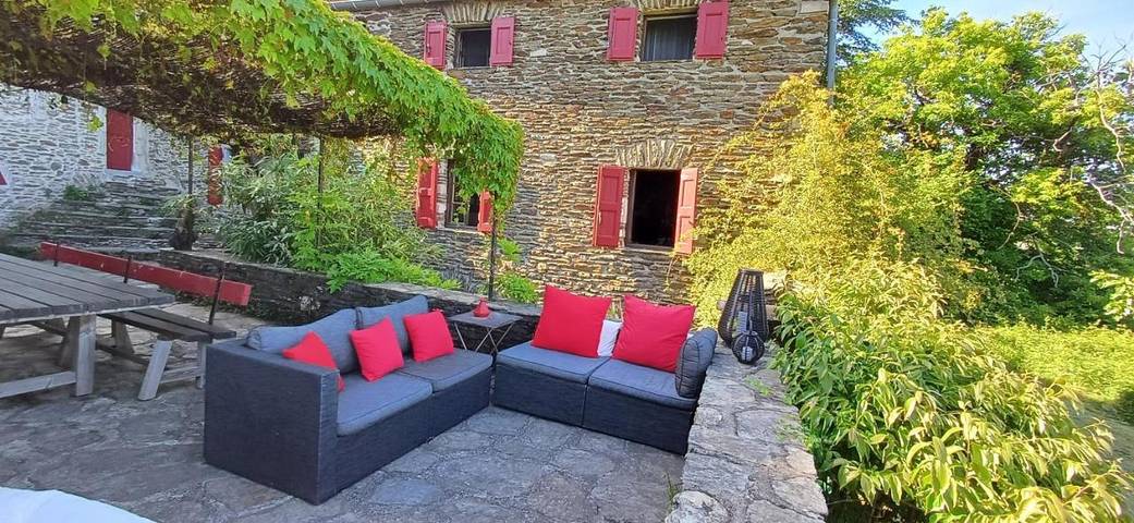Location de vacances pour 8 personnes, avec jardin et vue, animaux acceptés à Saint-Julien-des-Points - 3