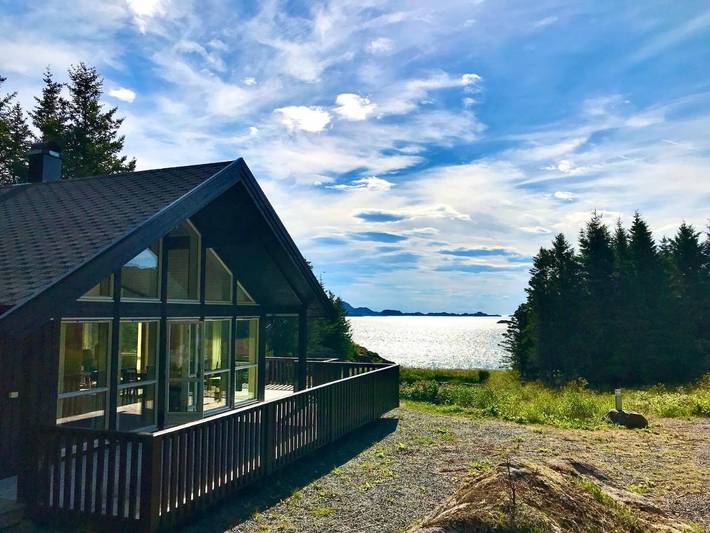 Chalet für 8 Personen, mit Ausblick und Seeblick sowie Garten und Sauna auf den Lofoten
