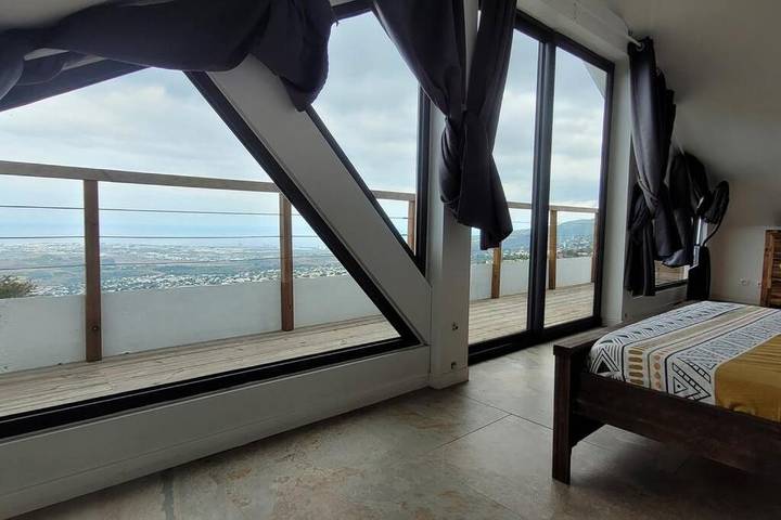 Location de vacances pour 20 personnes, avec piscine ainsi que jardin et vue dans Bois de Nèfles - 4