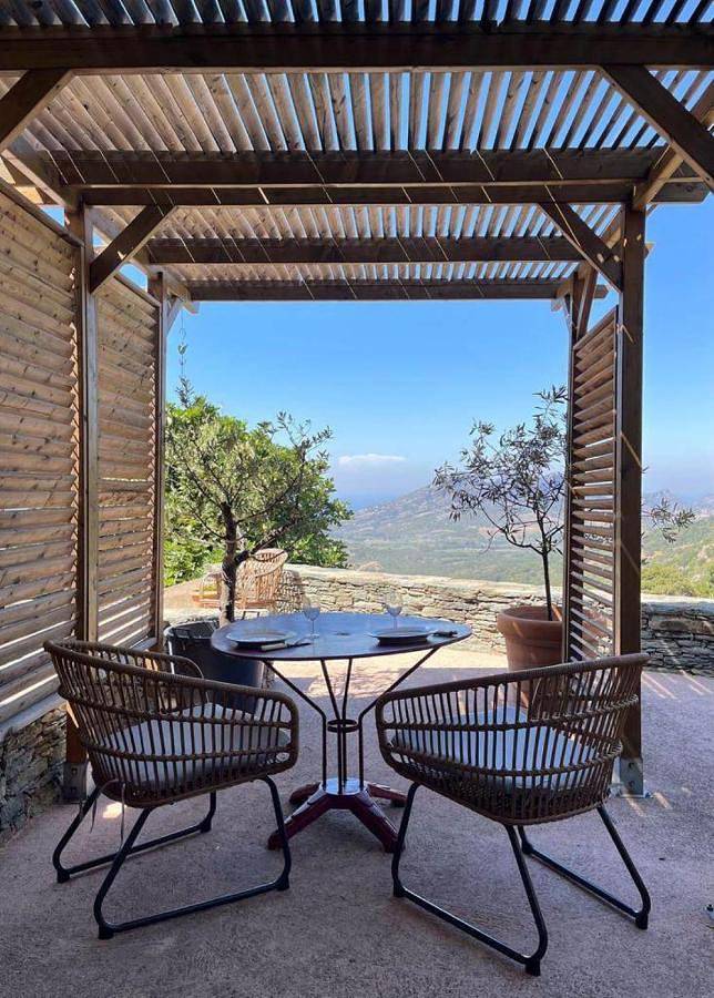 Location de vacances pour 4 personnes, avec vue et jardin à Poggio-d'Oletta - 4