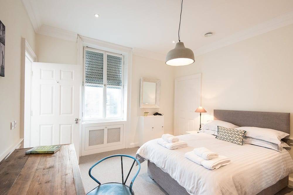 Frederick Street Apartment  -  sleeps 11 guests  in 5 bedrooms in Edinburgh, Edinburgh and Lothian