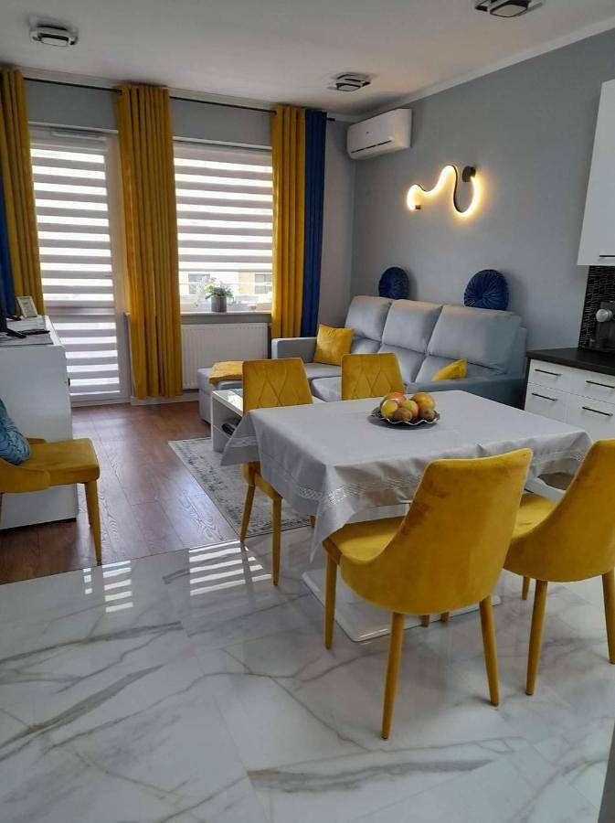 Apartament wakacyjny dla 5 osób, z balkon i widok w Szczecinek