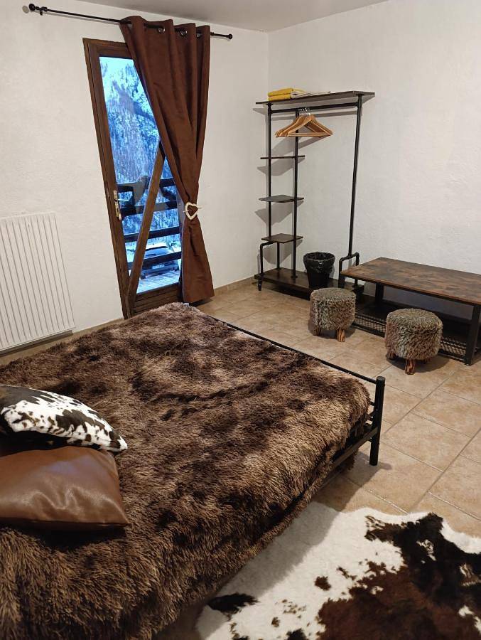 Chambre d’hôte pour 2 personnes, avec Balcon ainsi que Terrasse et Vue dans Parc naturel régional du Queyras - 3